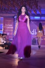 at Atharva College Indian Princess fashion show in Mumbai on 23rd Dec 2011 (161).JPG